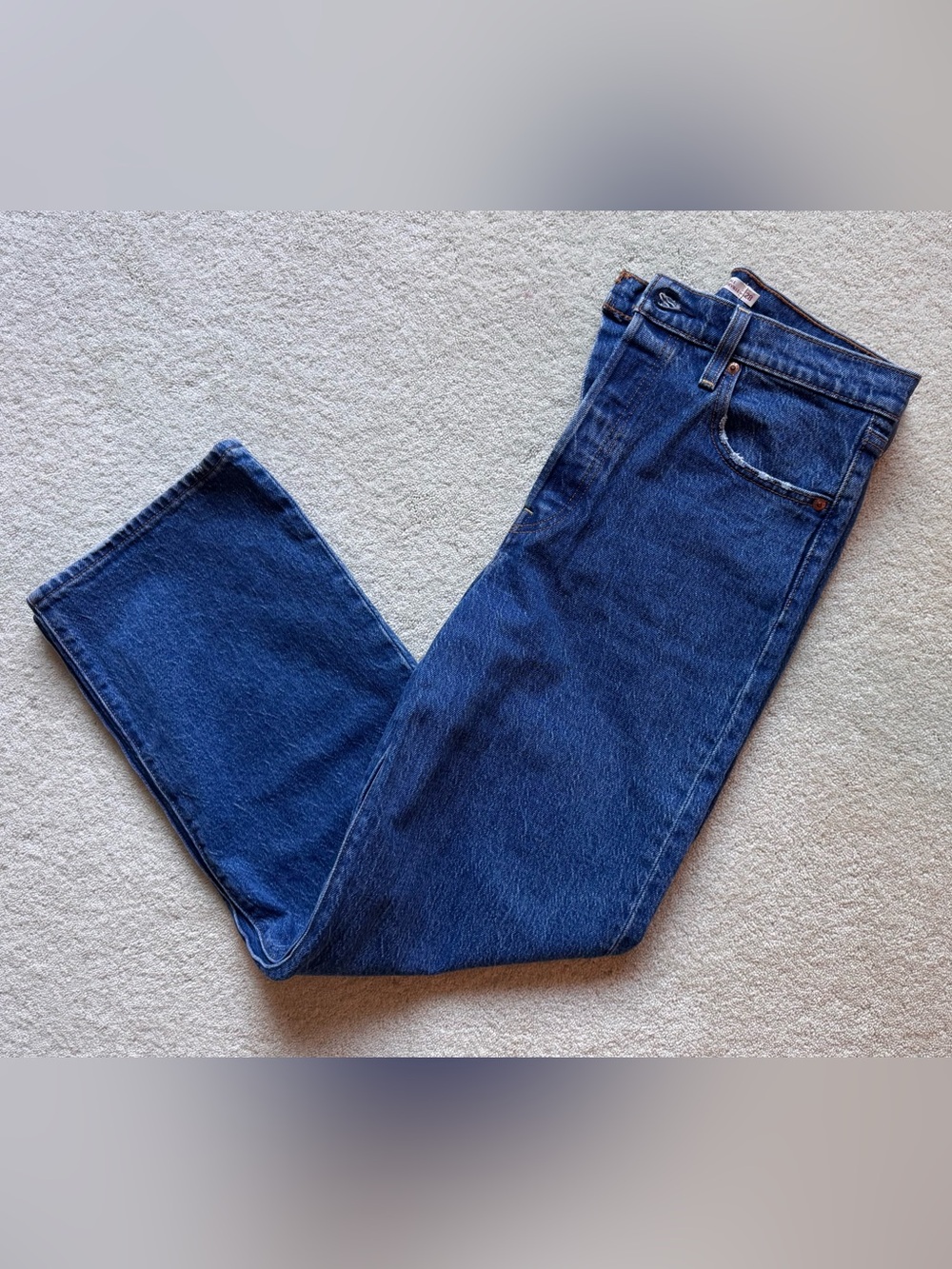 Levi's Women's Ribcage Straight Ankle. Excellent Condition. Size 28.